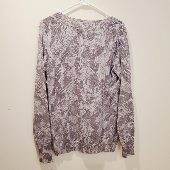 Express  women's  light sparkle V neck sweater  Size L - Picture 6 of 10